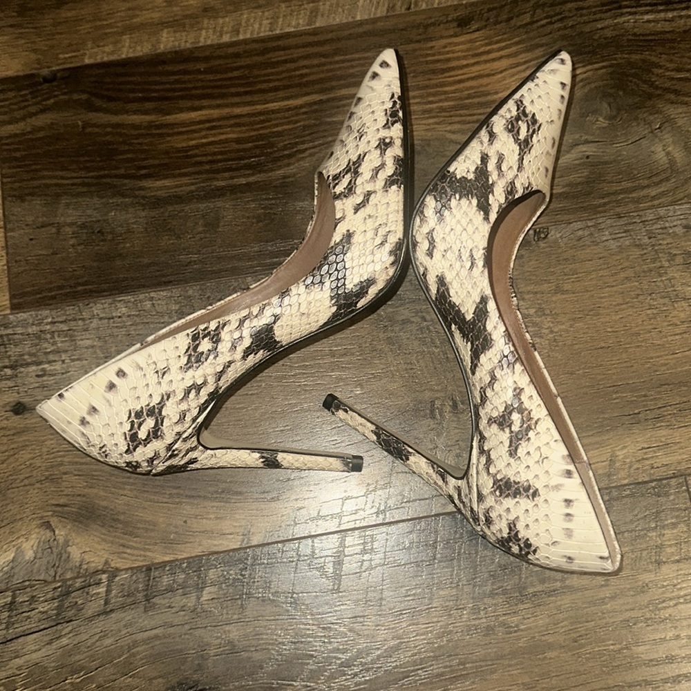 Steve Madden Proto Natural Snake Pointed Pumps Si… - image 3